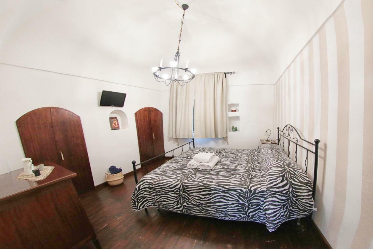 Al Vecchio Cellaio Historical Guest House SantʼAntonio Abate Екстериор снимка